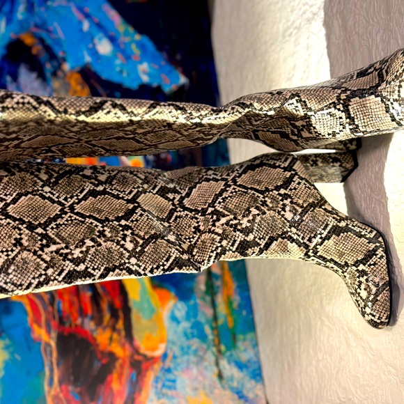 Zara animal print High heeled boots - Picture 2 of 10